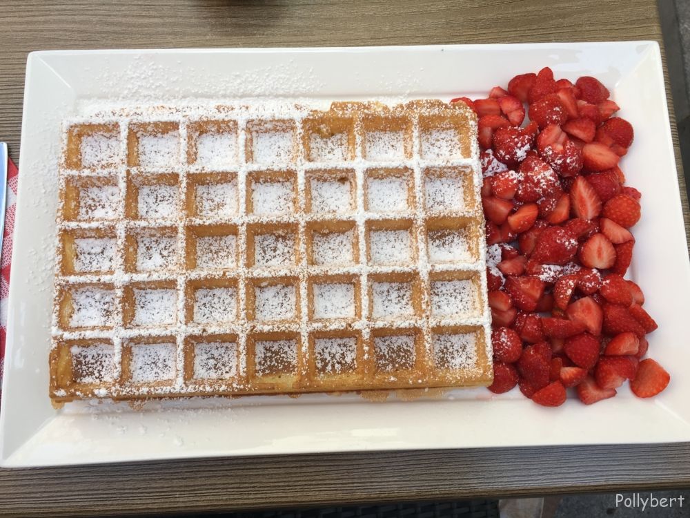 when in Bruges, eat waffle