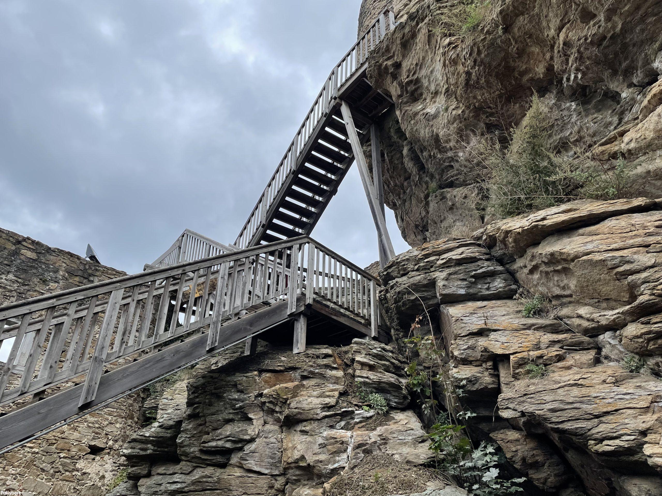 A Day Trip To The Castle Ruin Of Aggstein - Explore The Past